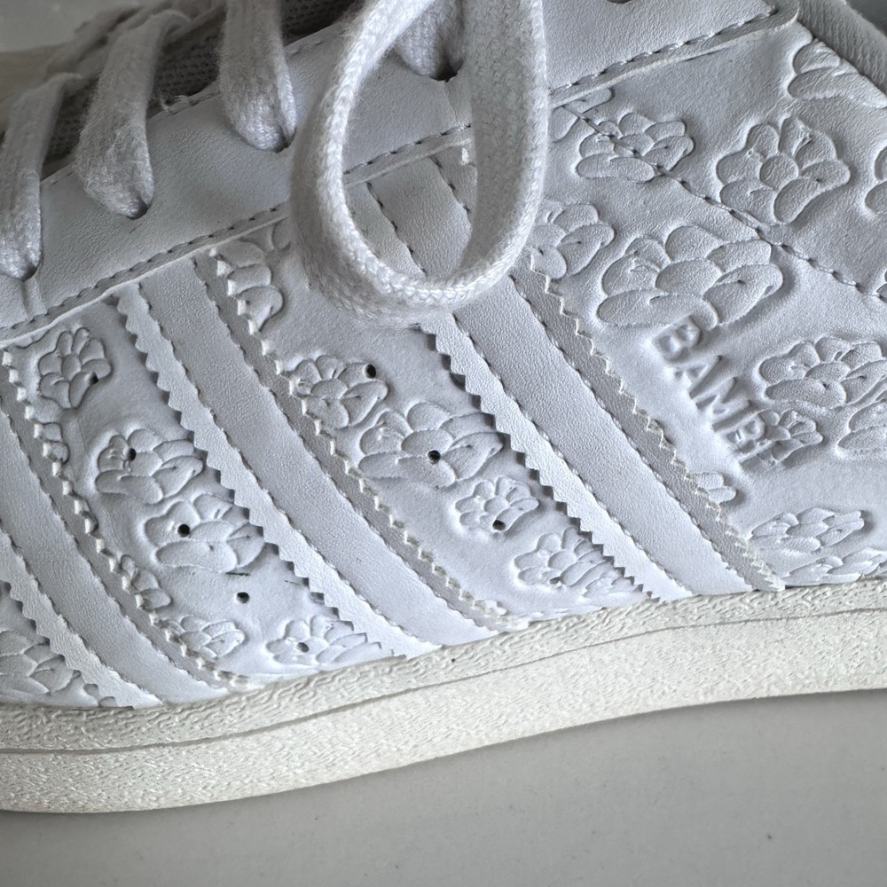 Adidas Disney Bambi Superstar Sneaker Womens 9.5 White Floral Embossed Shell Toe - Picture 6 of 9